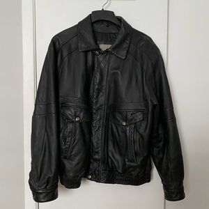 Vintage retreat leather jacket size large (42-44).